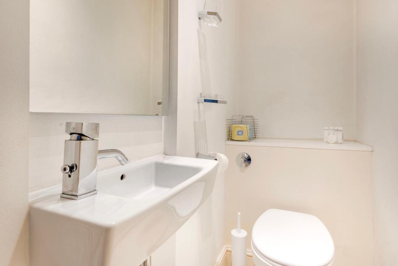 Classy And Spacious One Bedroom Flat In Amazing Location London Bagian luar foto